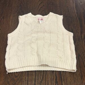 Design History Girl’s Cream Cable Knit Sweater Vest Size Medium